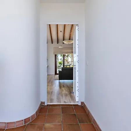 Mares - Traina Vila Caleta De Velez